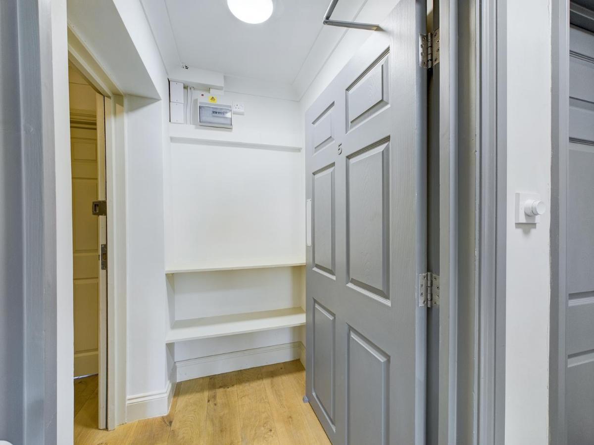 Duplex Redhill Town Centre Apt By Livingo Stays ภายนอก รูปภาพ
